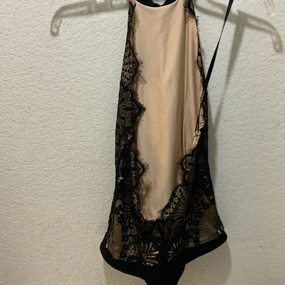 Majorelle Revolve Sarah Black Floral Print Lace Halter Open Back Bodysuit size S - Picture 7 of 10